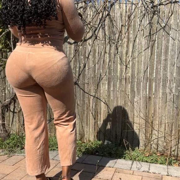 Juicy Couture Tracksuit Set - Picture 5 of 9